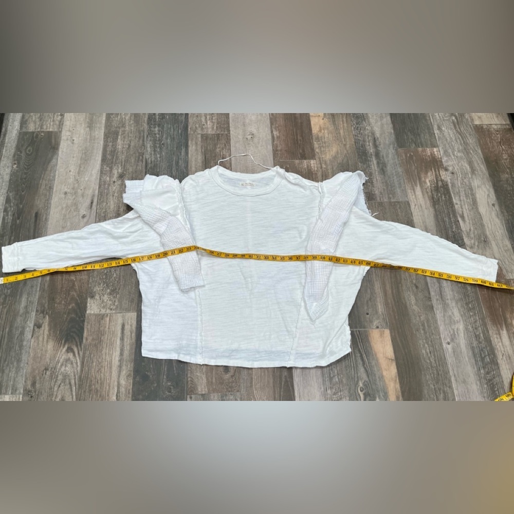Free People We The Free White Long Sleeve Pullover Raw Seams Waffle Ruffle Med. - Picture 4 of 8